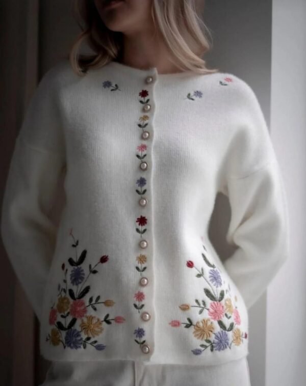 9 Çiçek Nakış Triko